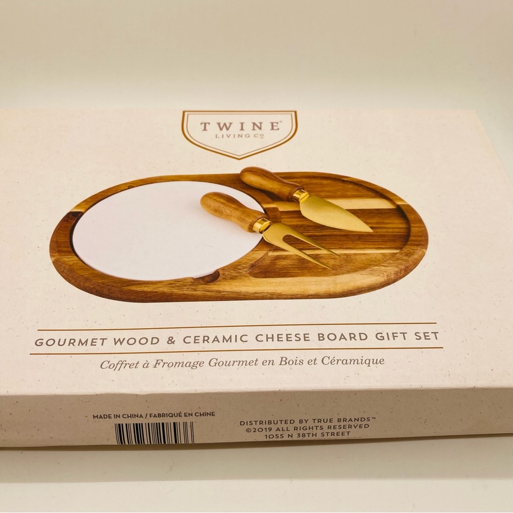 NWT Twine Gourmet Wood & Ceramic Cheese Board Gift Set